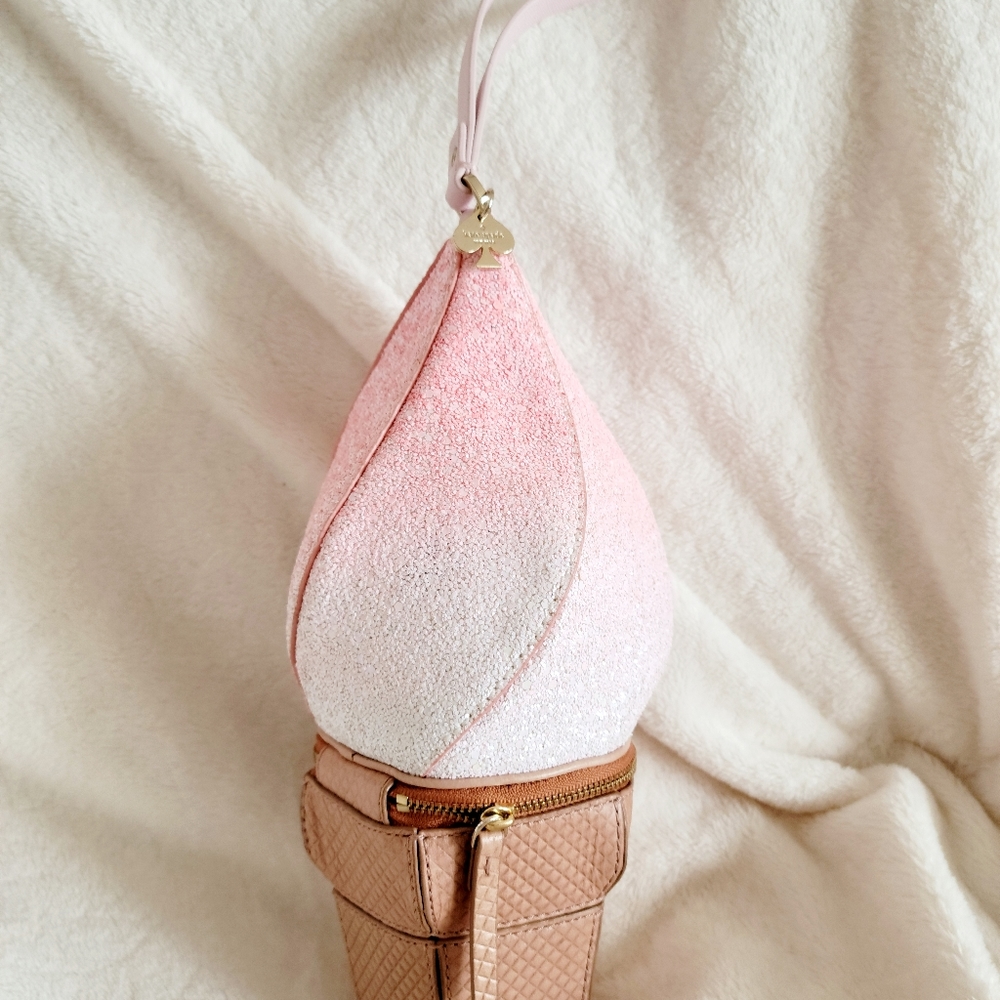 🍨 THE CUTEST Wristlet!! 🍦